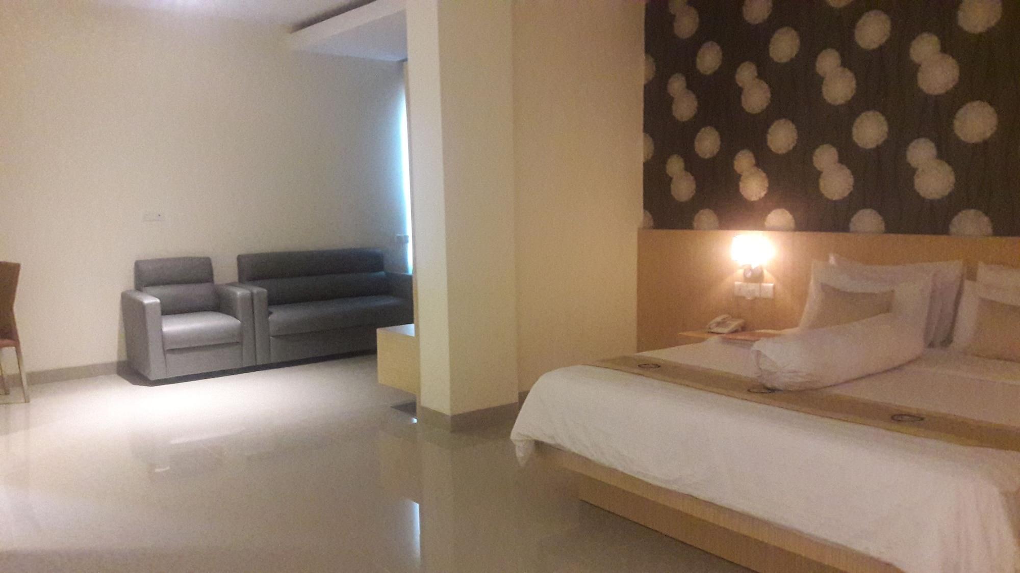 カリバン ホテル バタム Batam エクステリア 写真